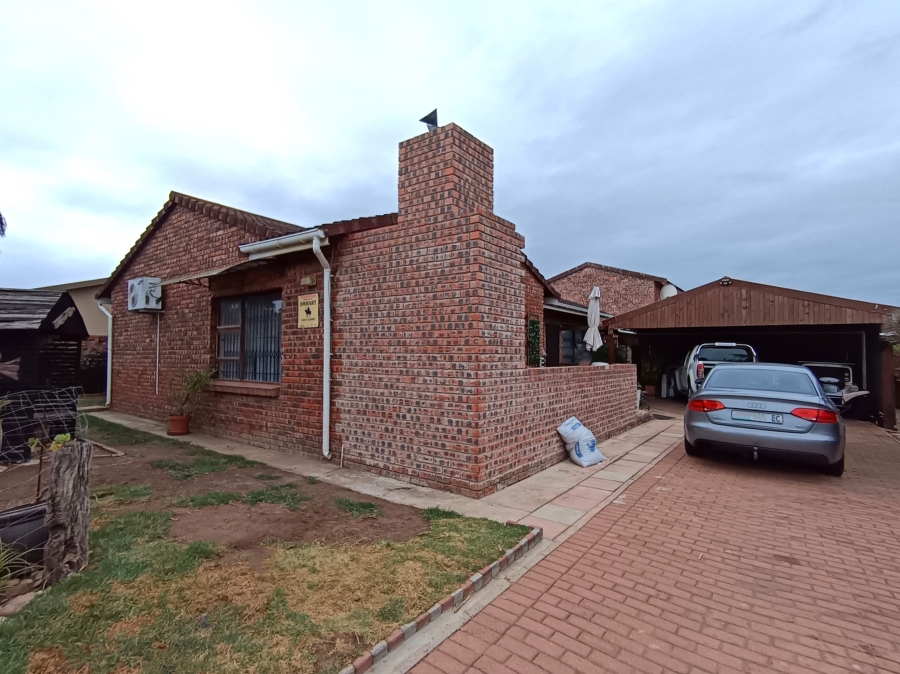 5 Bedroom Property for Sale in Noorsekloof Eastern Cape